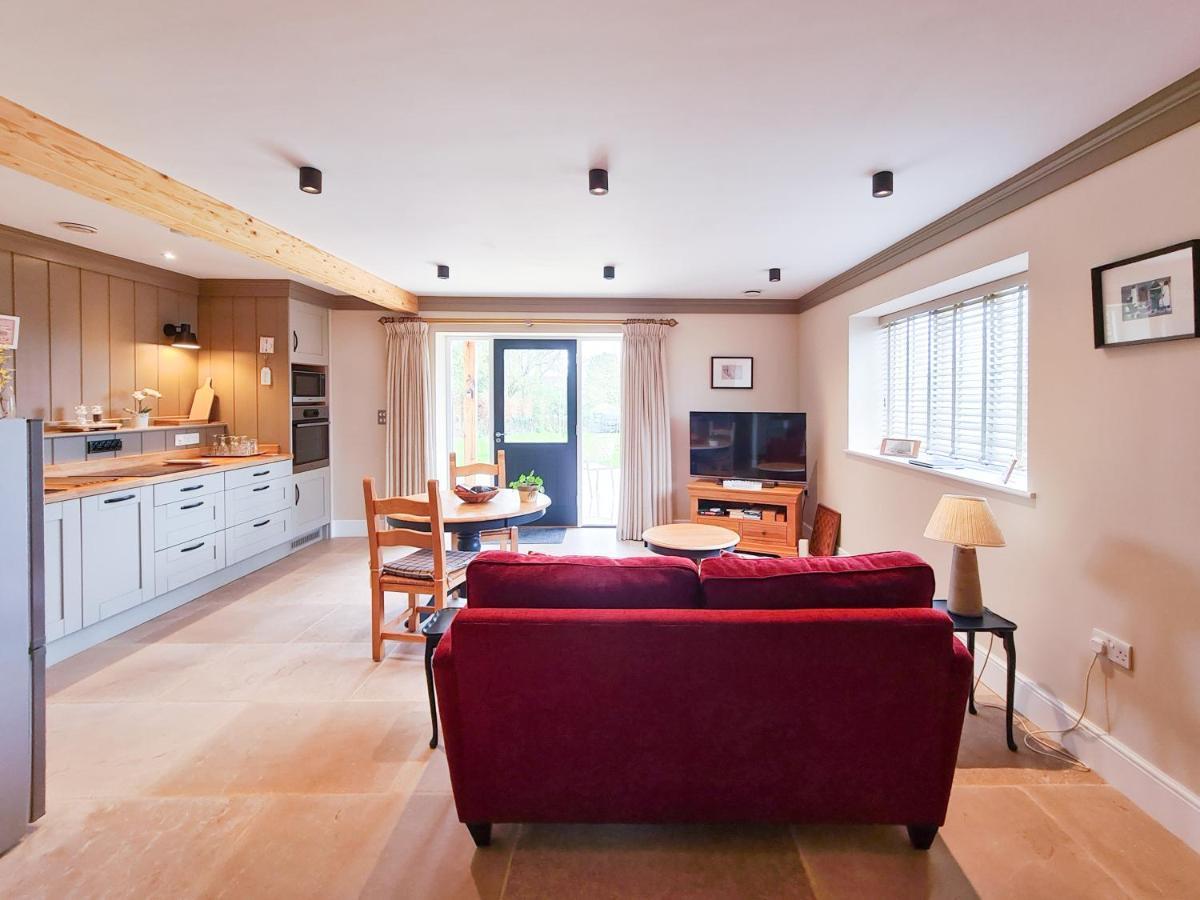 Luxury Lodge @ Ewen Barn - Private 5* Retreat ไซเร็นเซสเตอร์ ภายนอก รูปภาพ